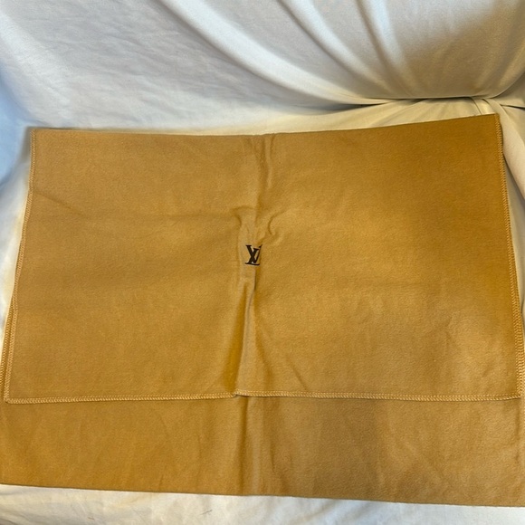Louis Vuitton Dust bag 18 x 13” inches - Picture 1 of 3